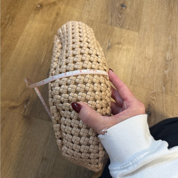 Antik Kraft Cream Woven shoulder Bag - Picture 7 of 9